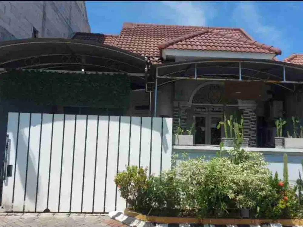Di Jual Rumah Siap Huni
Kondisi full furnished 
*Perumahan Palm Spring   Regency,Jambangan*

LT 96 (8x12)
Surat SHM
PDAM Tandon bawah dan ada alat filter Air.
Daya 2200 watt
Bangunan 1 lantai
KT 2
KM 1
R.Tamu
R.Makan
Kitchen set
AC 2 bh
Water Hiter
Kompor