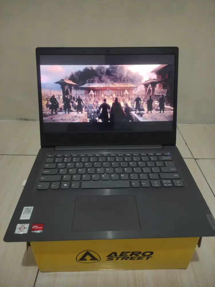 Jual laptop Lenovo Ram 8, memori 256 gb