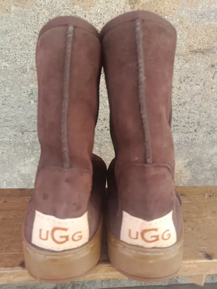 Sepatu Wanita Merk UGg