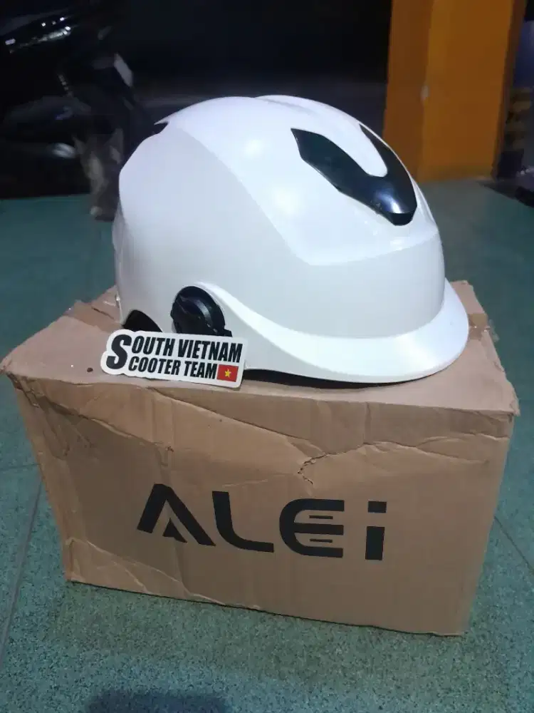 Helm cetok model thailand