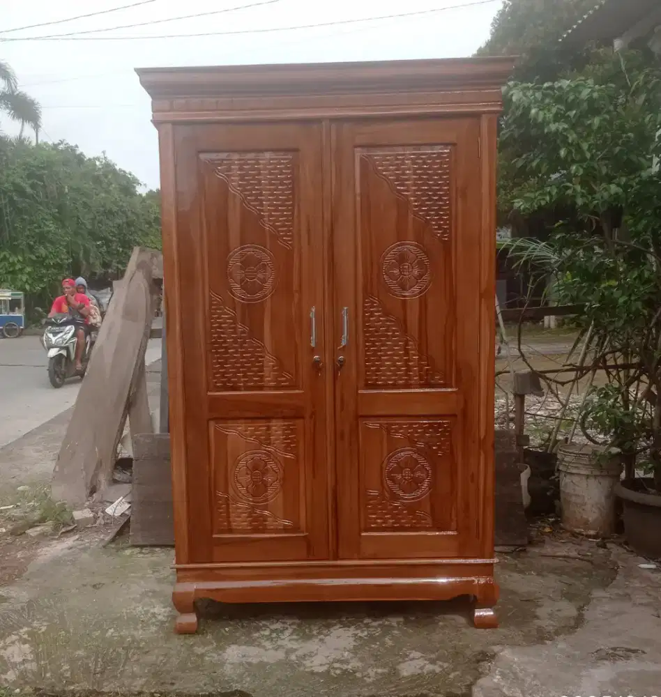 Lemari jati pintu 2