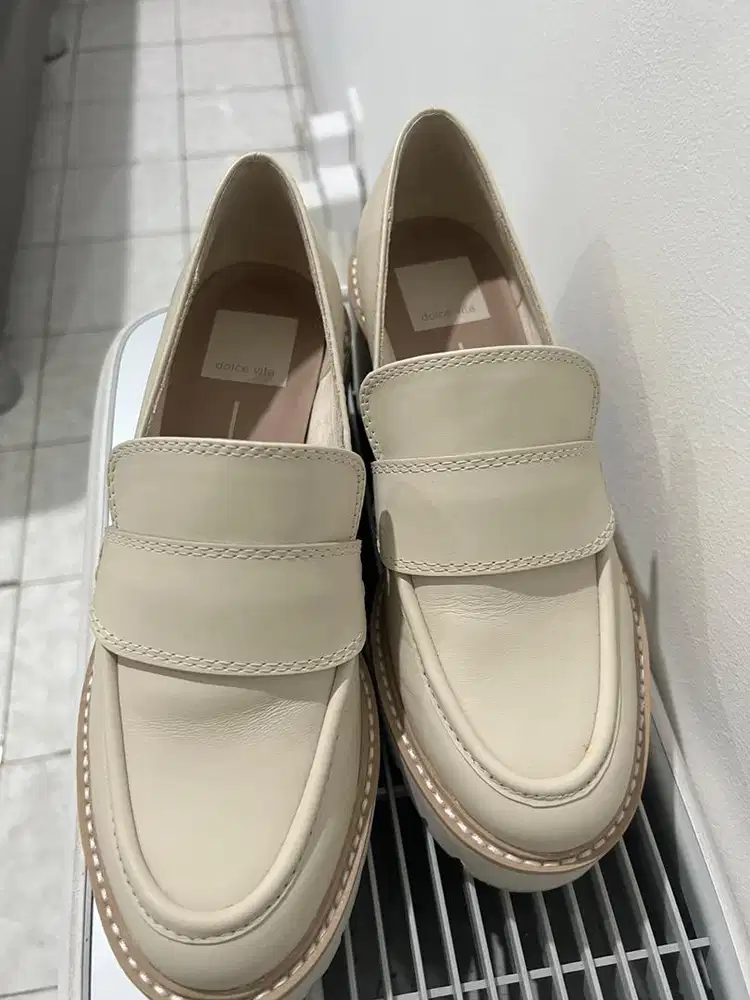 Sepatu wanita Dolce Vita