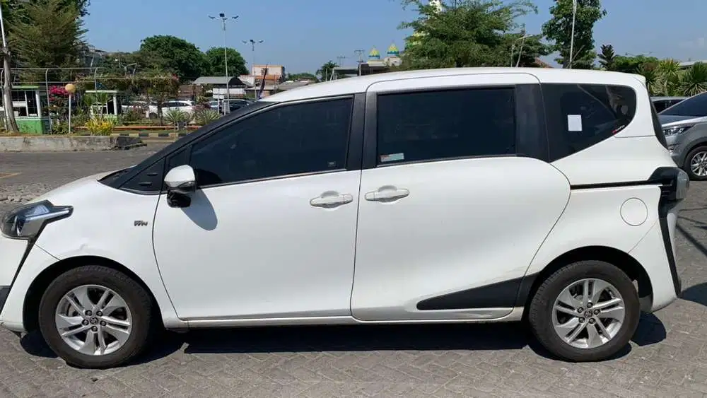 Toyota Sienta 2017 Bensin