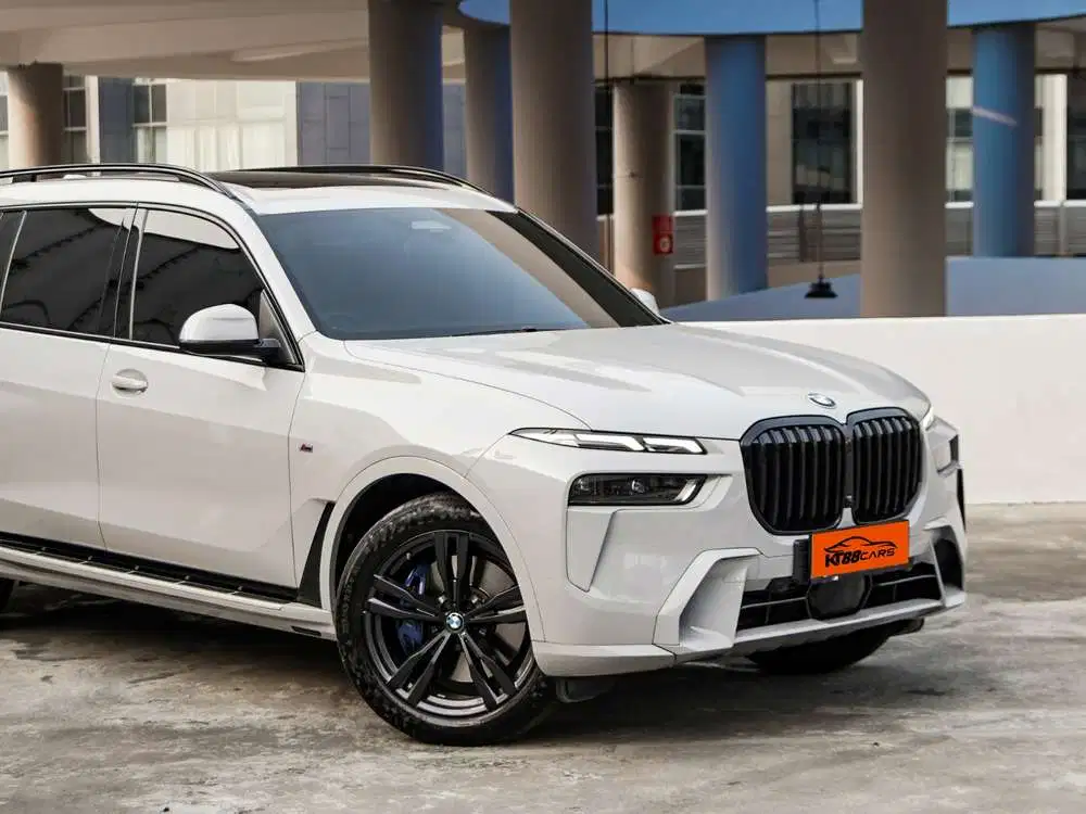 BMW X7 2023 Bensin
