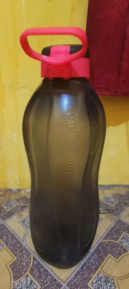 Dijual cepat Tupperware Eco Bottle 2L
