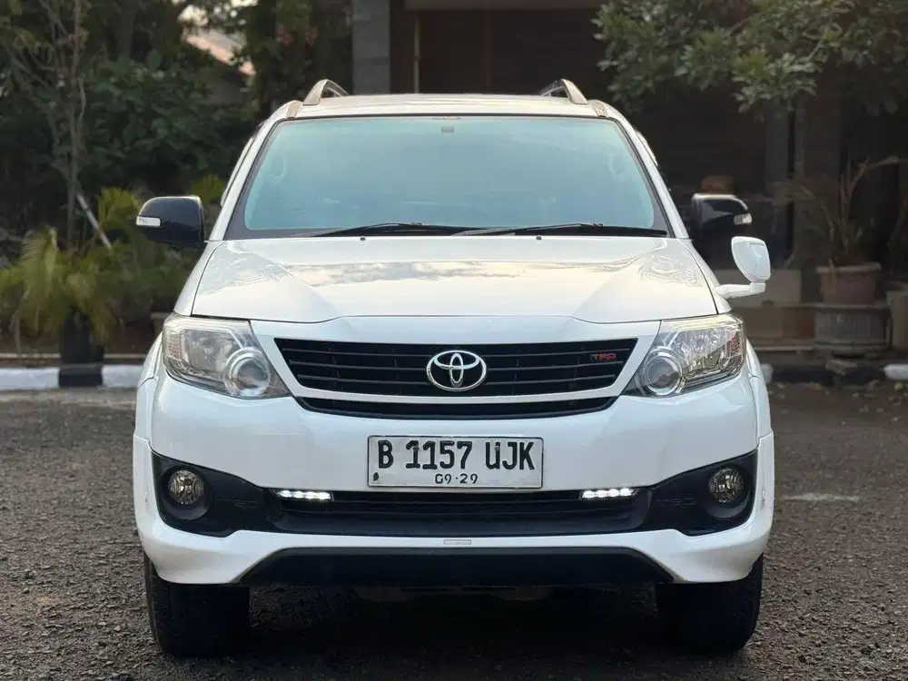 Toyota Fortuner 2.7 G Lux TRD AT 2014 Putih