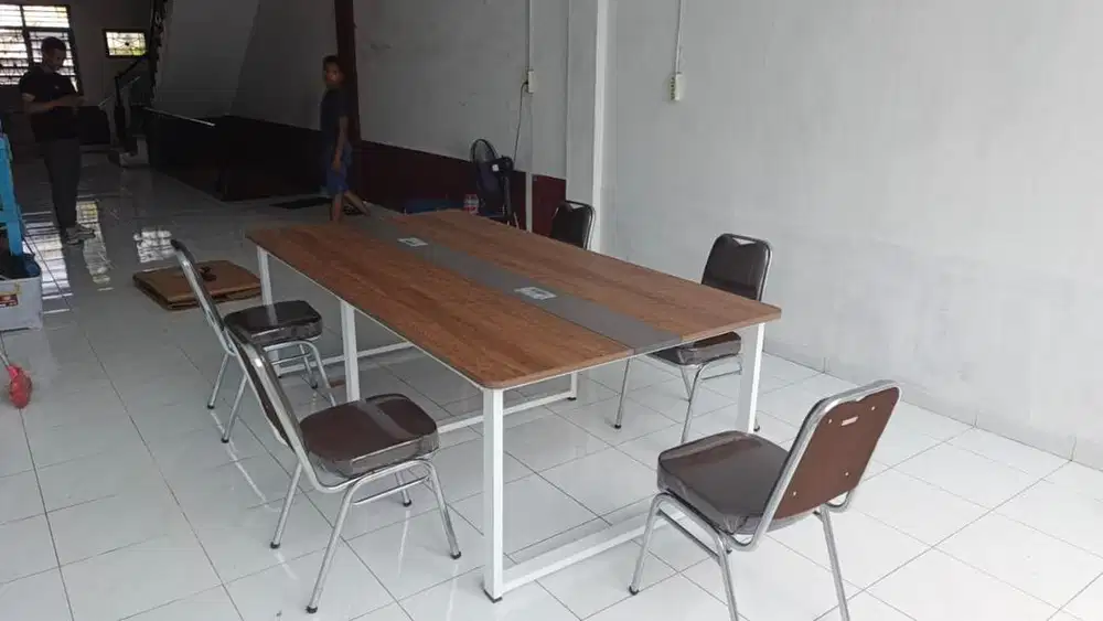 MEJA MEETING KANTOR RANGKA BESI
