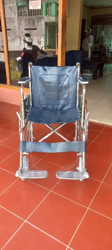 Djual kursi roda gea