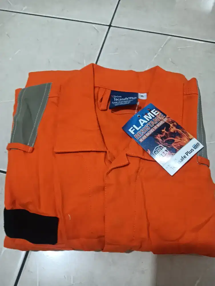 Baju werpak kerja