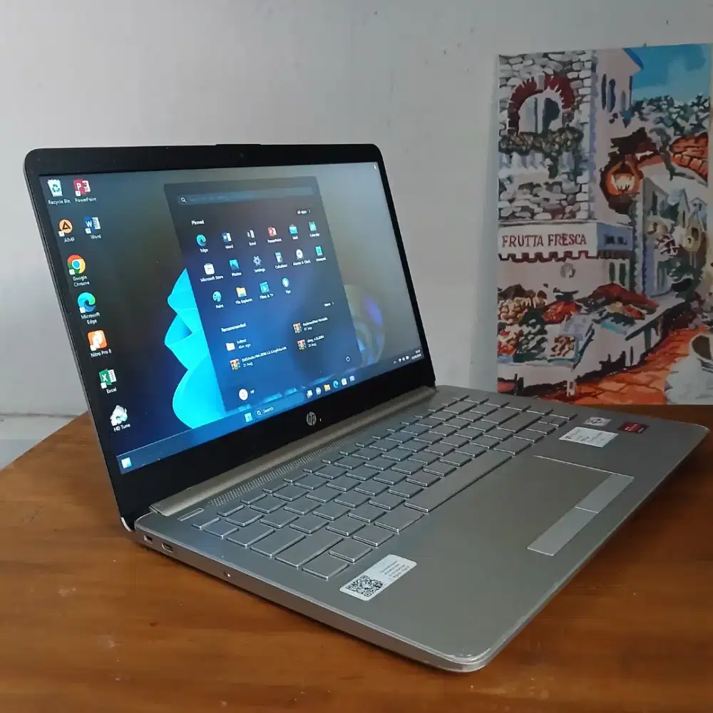 Hp 14s atlhon silver n3050 4/512 Gb siap pake