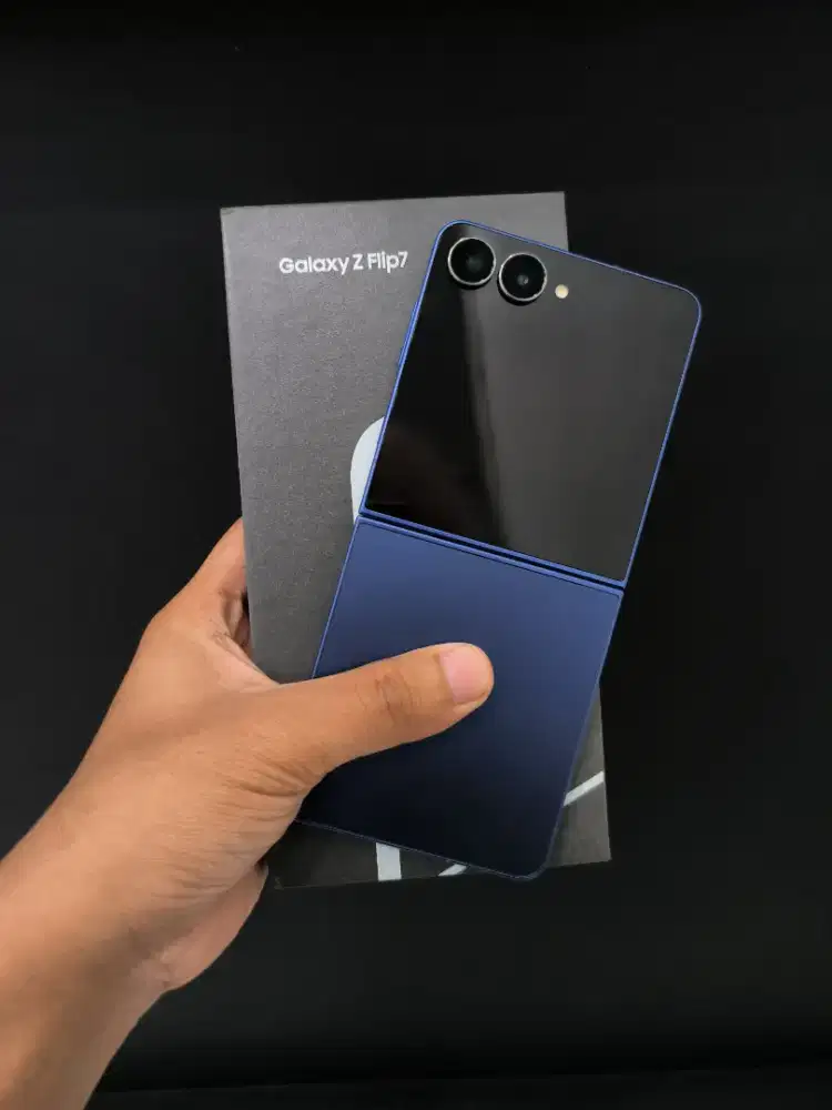 Samsung Galaxy Z Flip 7 12/512