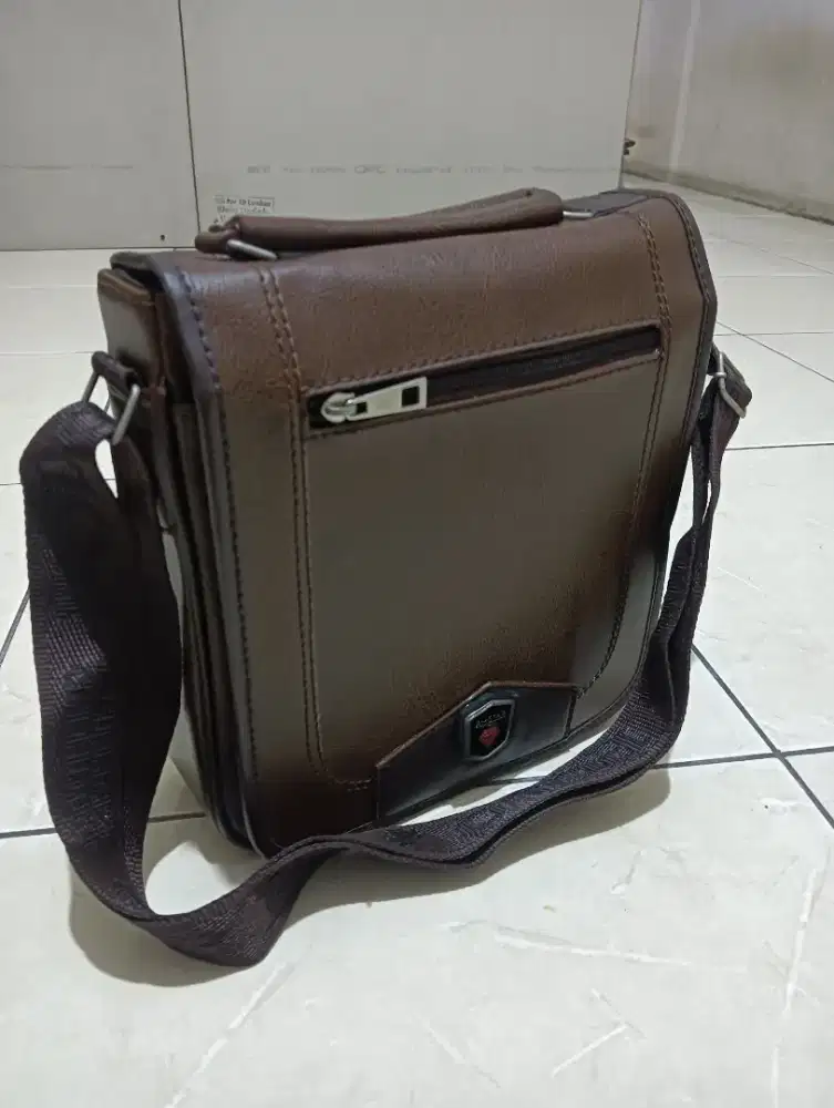 Tas Selempang bahan Oscar