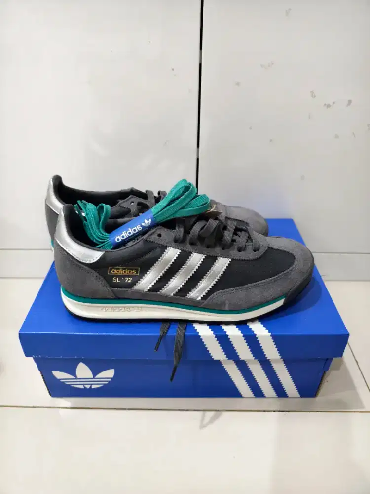 Sepatu Adidas SL72 size 43 1/2