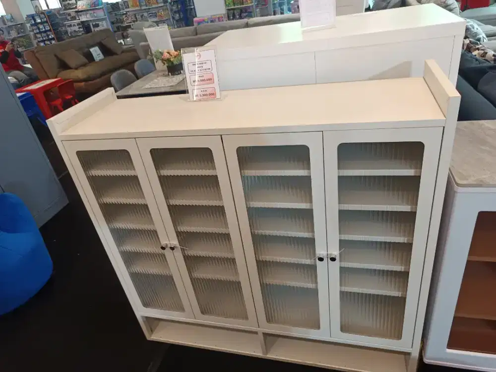 Lemari Usan MSR 4P white
