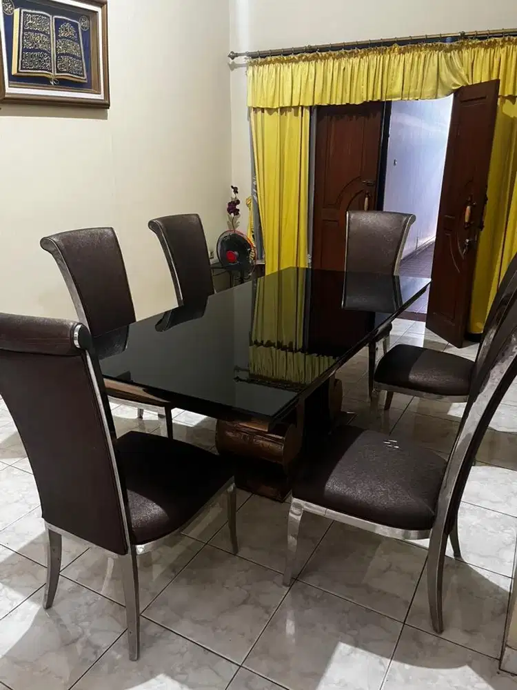 meja makan bagus