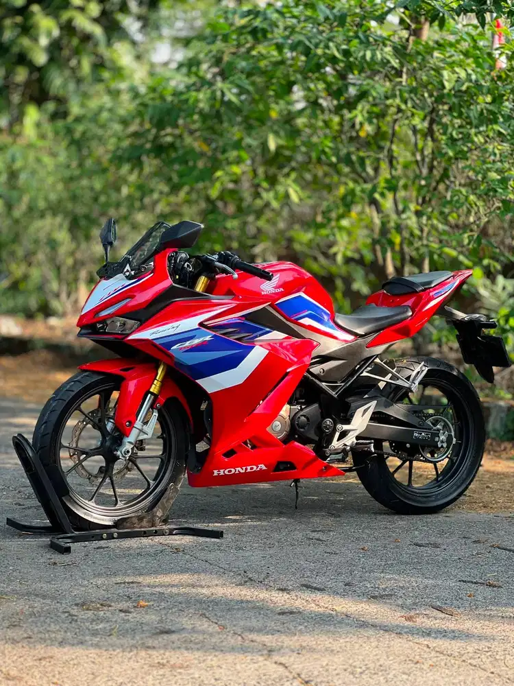 HONDA NEW CBR 150R TRICOLOR 2022 MERAH KM RENDAH PAJAK ON LIKE NEW