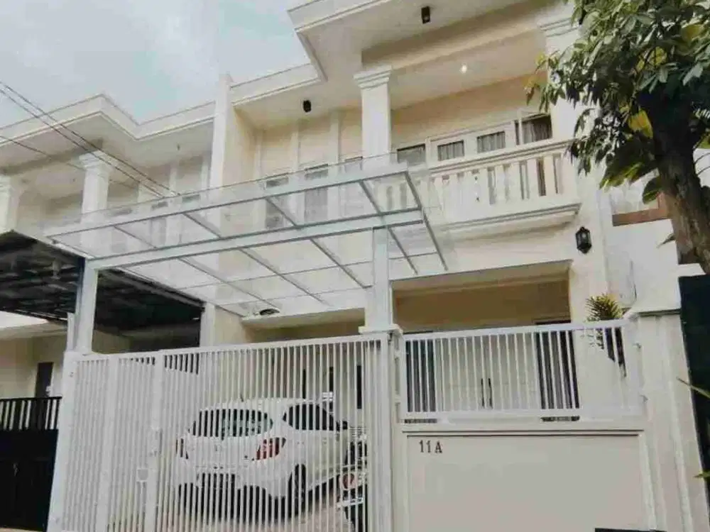 Di jual Rumah Bagus Dalam Komplek Strategis