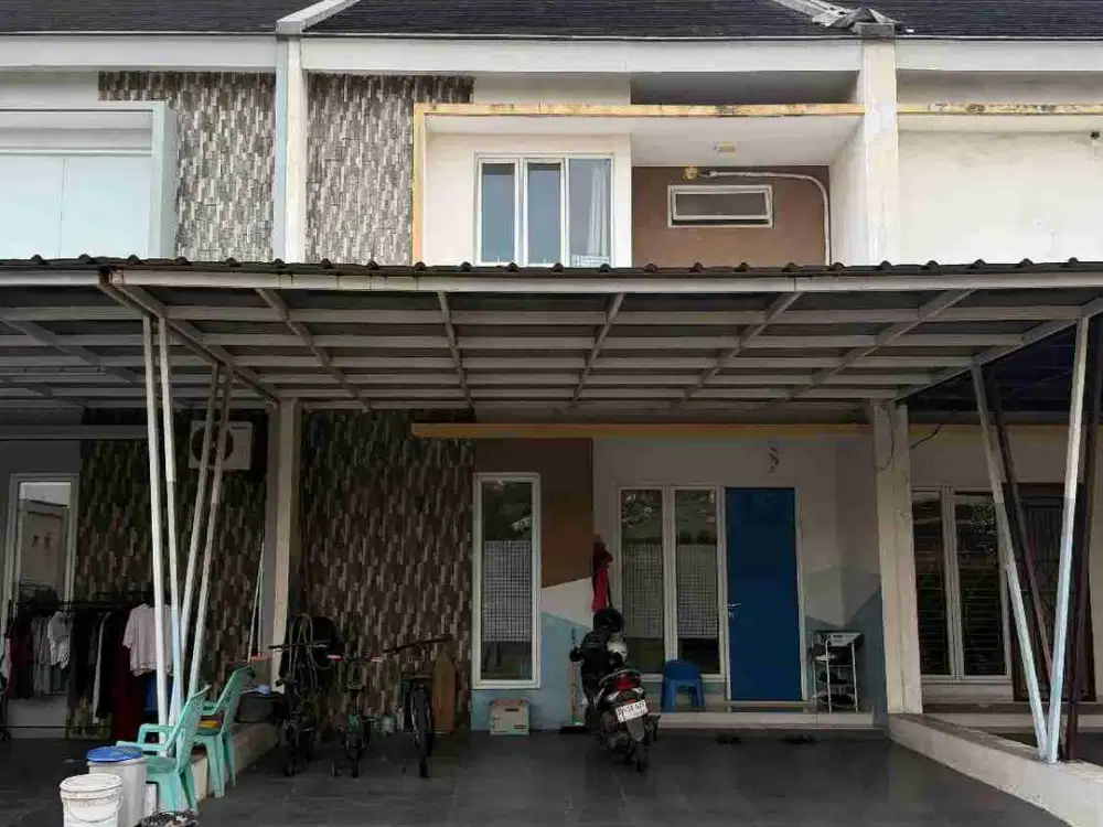 Rmh persis Mall dan pintu TOL !Strategis !
