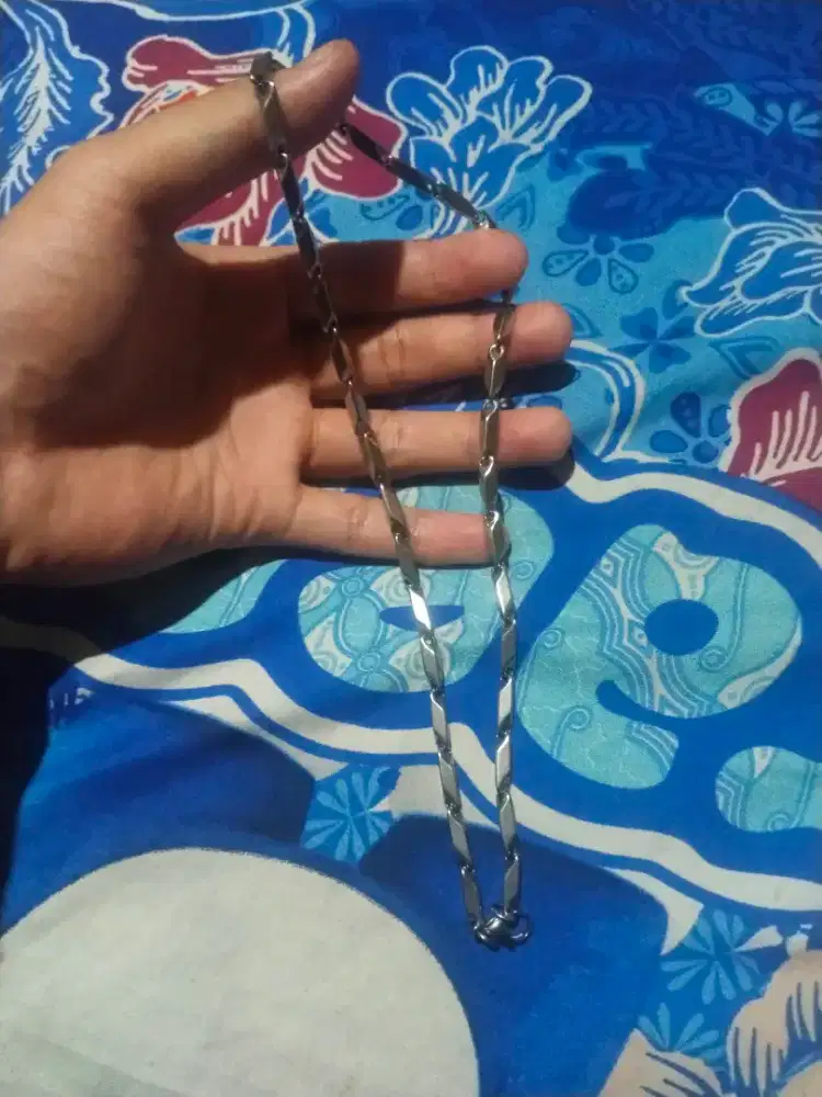 Kalung titanium Silver
