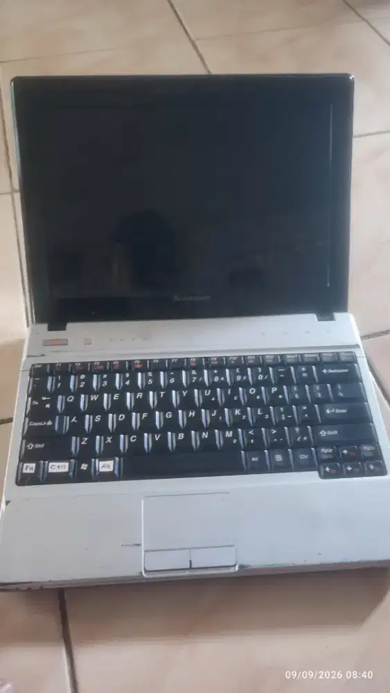Laptop lenovo g230