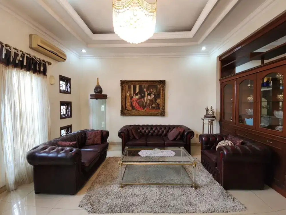 Villa di Jalan Tulip ( Griya Riatur )