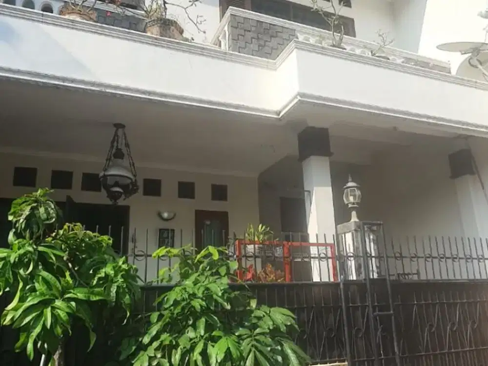 Di Jual Rumah 2 latai di Pamulang Estate, Tangerang Selatan