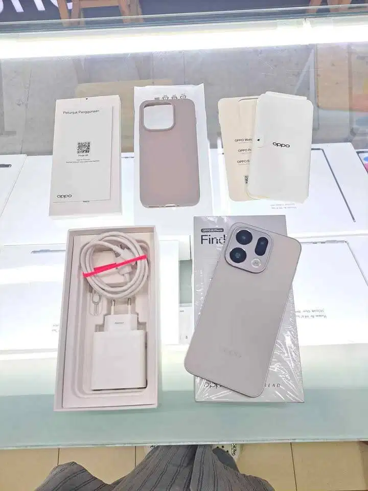 Second Oppo Find X9 12/256GB Silver Garansi Resmi ON 22 Juni 2027