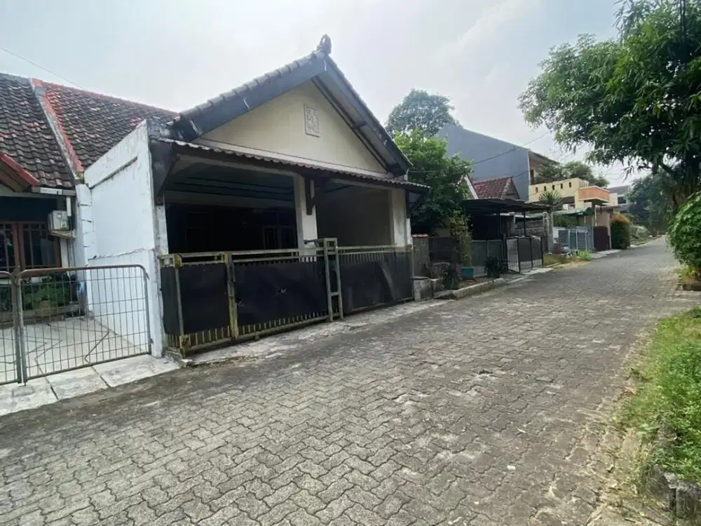 Dijual Rumah Dengan Bangunan 2 Lantai Dengan Lokasi Strategis di Area Bintaro Tangsel DM-18693