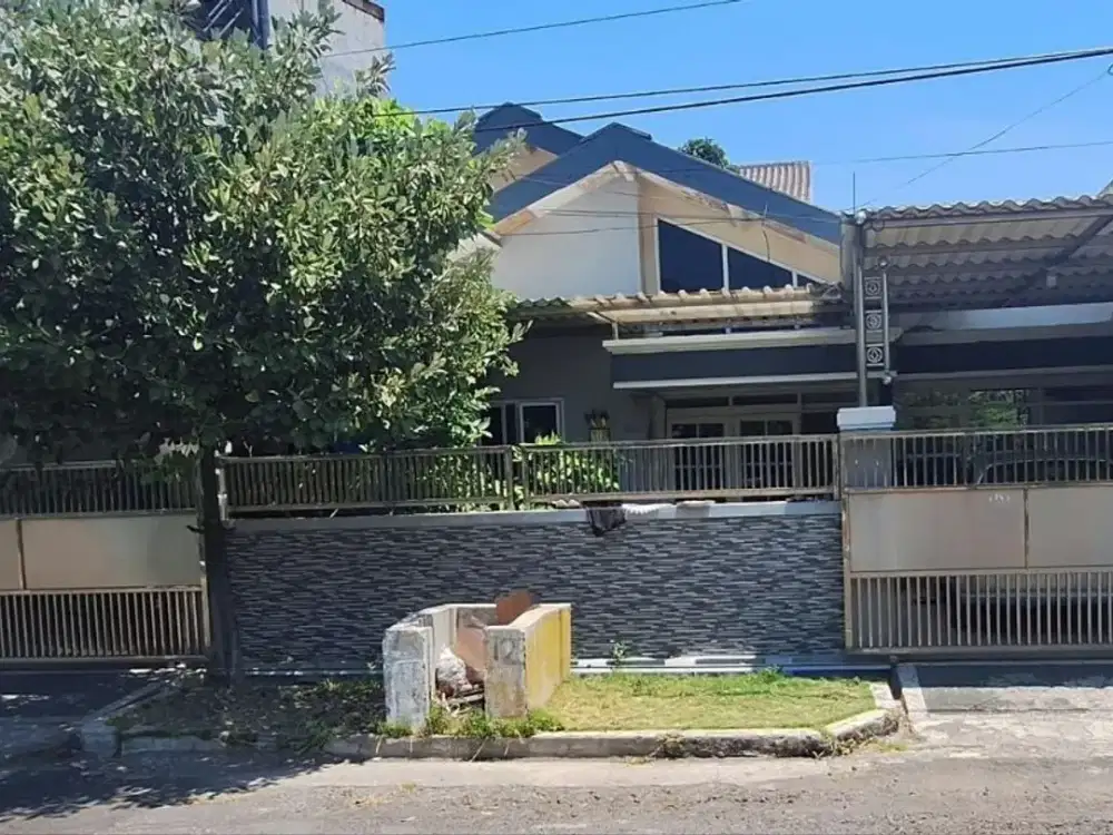 Dijual rumah strategis baruk utara merr