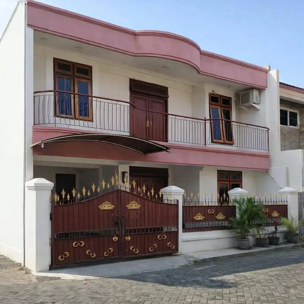 Jual Rumah Hook Terawat Dekat Kampus 2,5 Lantai Di Semolowaru Surabaya