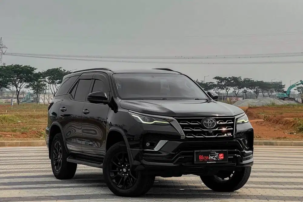 Toyota Fortuner 2.8 VRZ GR Sport Diesel Solar AT Matic 2022 Hitam