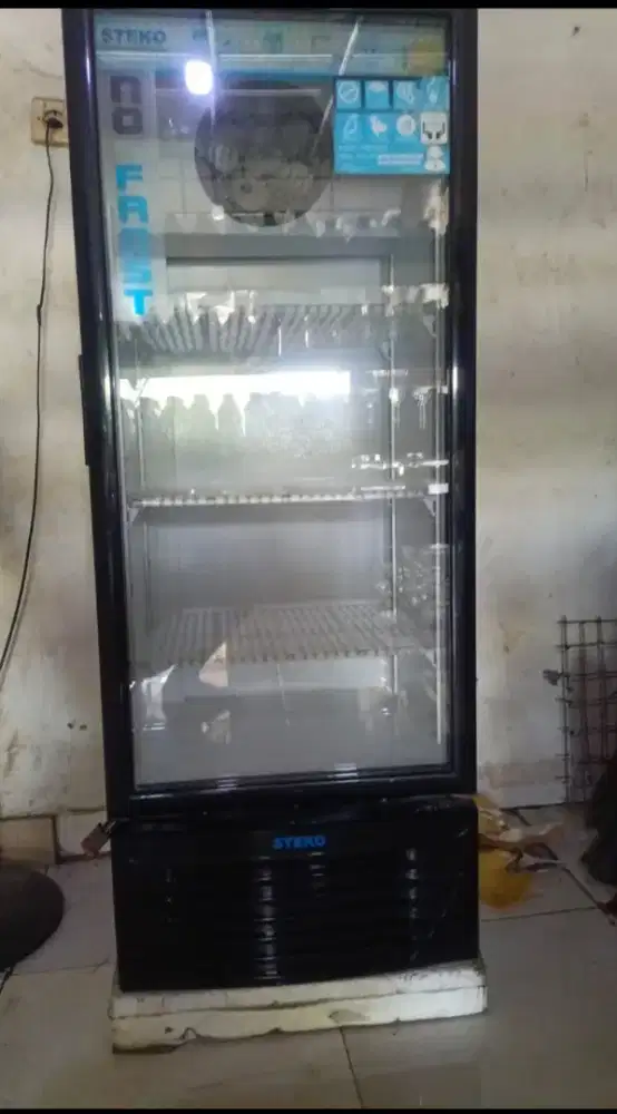 Di jual showcase