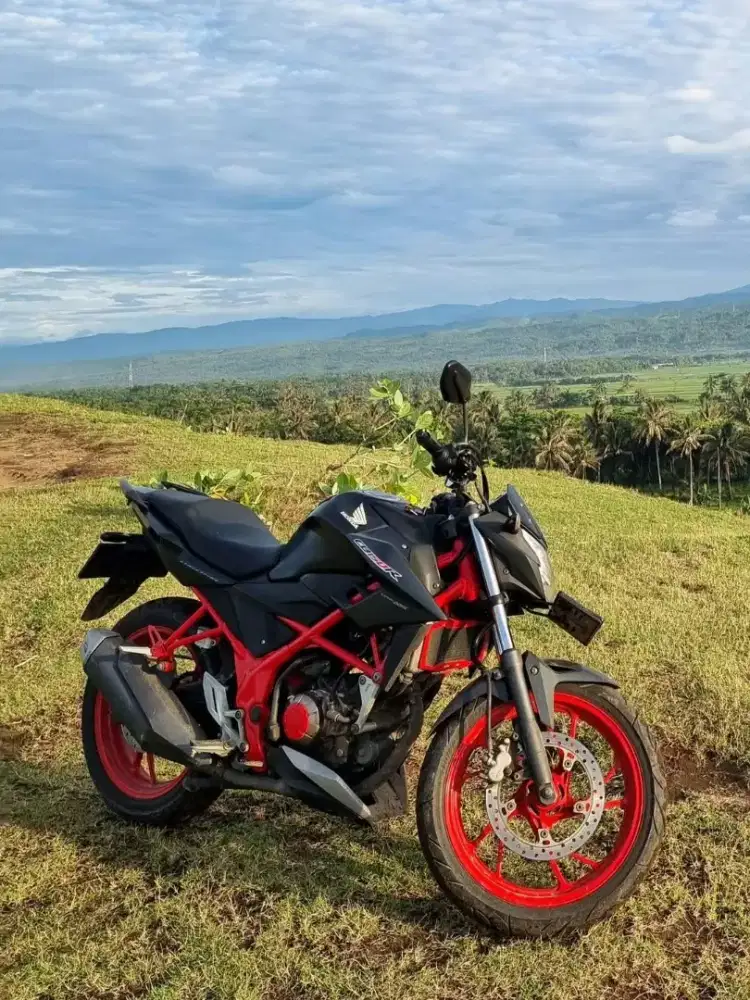 CB150 R 2016 varian termahal, full ori no modif