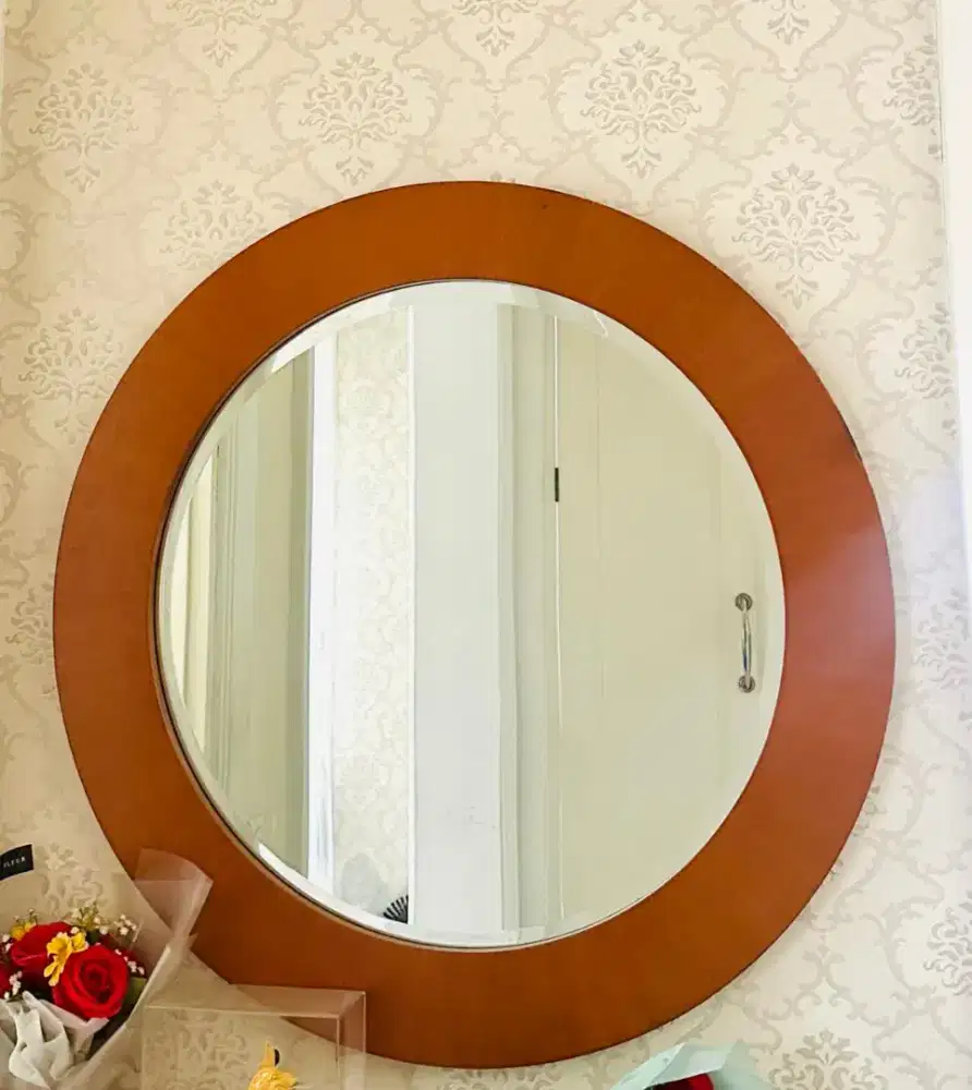 Cermin Besar Seperti baru kayu Modern diameter 1 meter besar