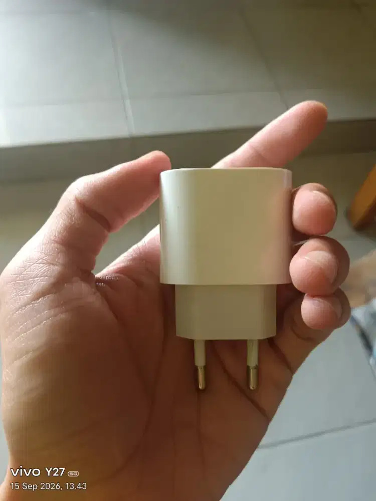 Casing iphone 15 & USB - C charger ORI!