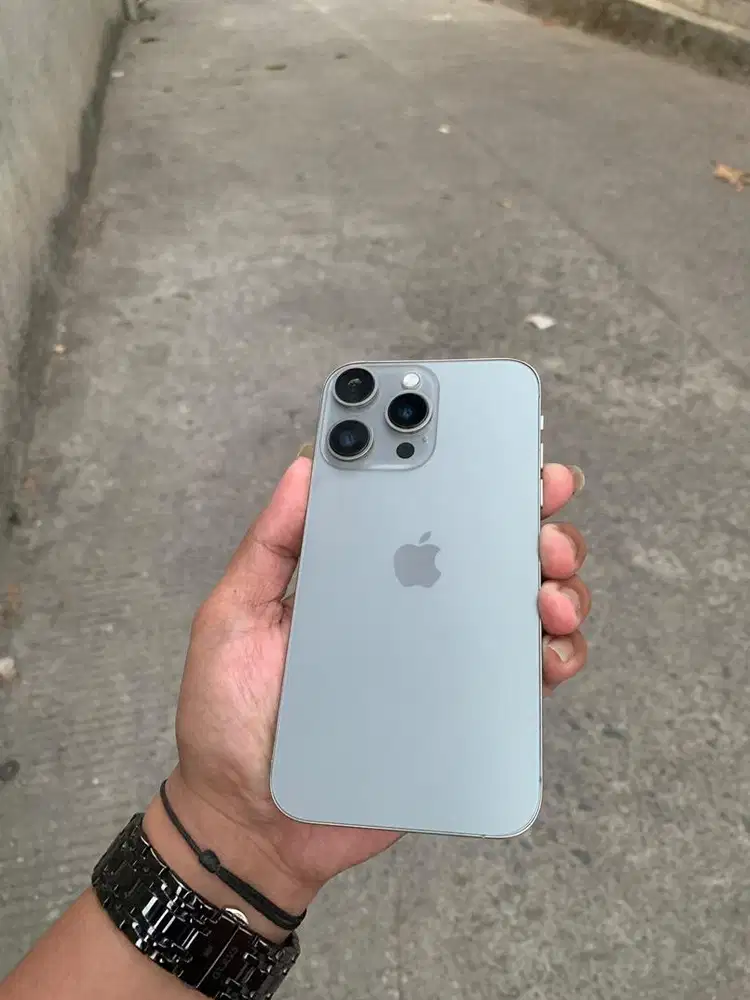 Iphone XR 64 custoe housing 15pro