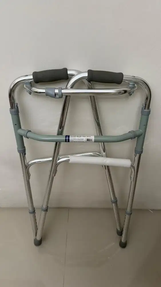 ONEMED Alat Bantu Jalan Walker Bright Silver FS 913 L  OOF