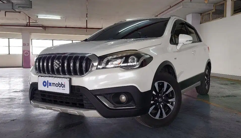 Suzuki SX4 1.5 S-Cross Bensin-MT 2018 Putih