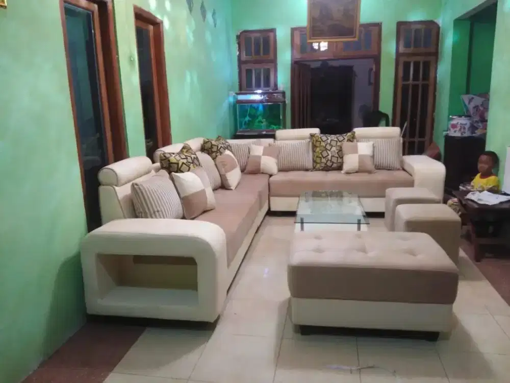 Sofa sudut minimalis
