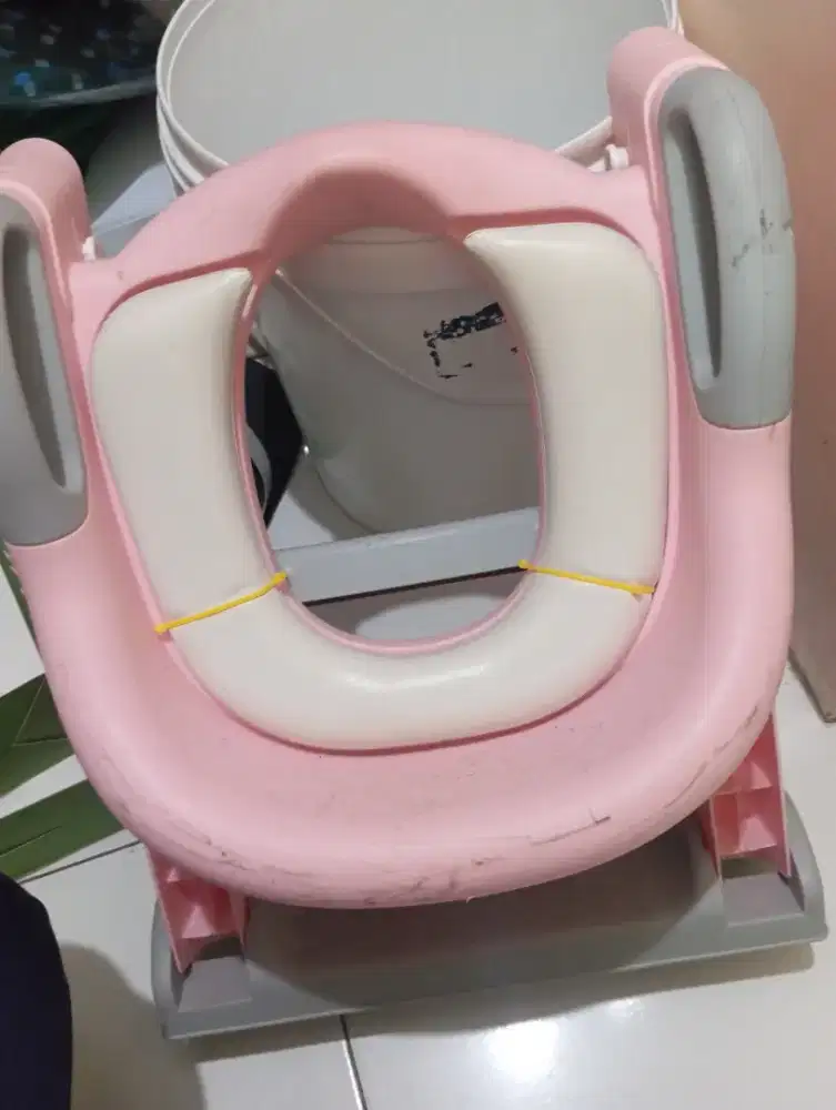 Kursi toilet training