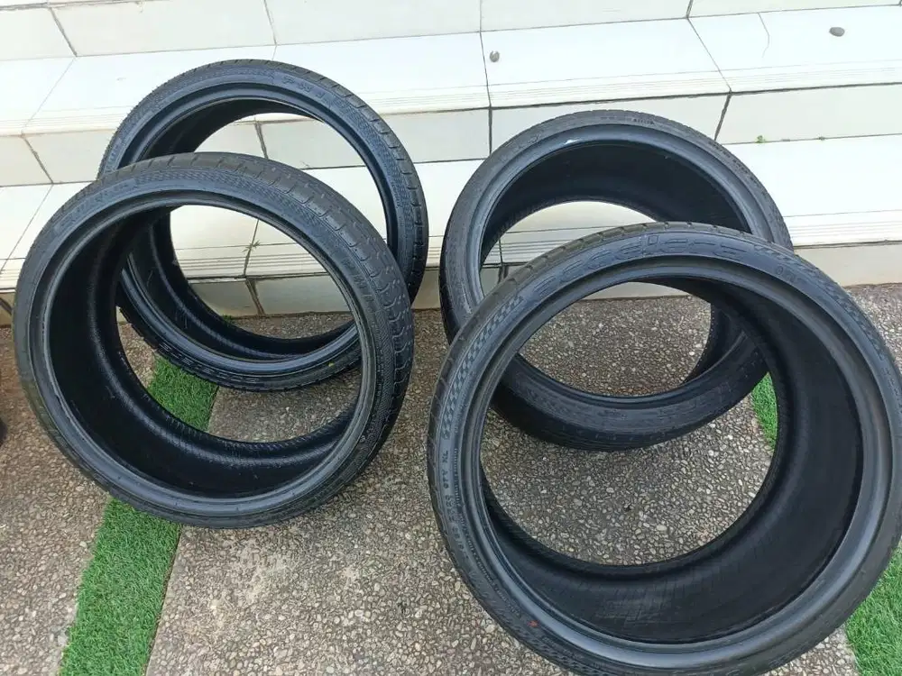 4 Pcs Ban Accelera Ring 20 Belang (235/35 & 275/30) - Kondisi Tebal