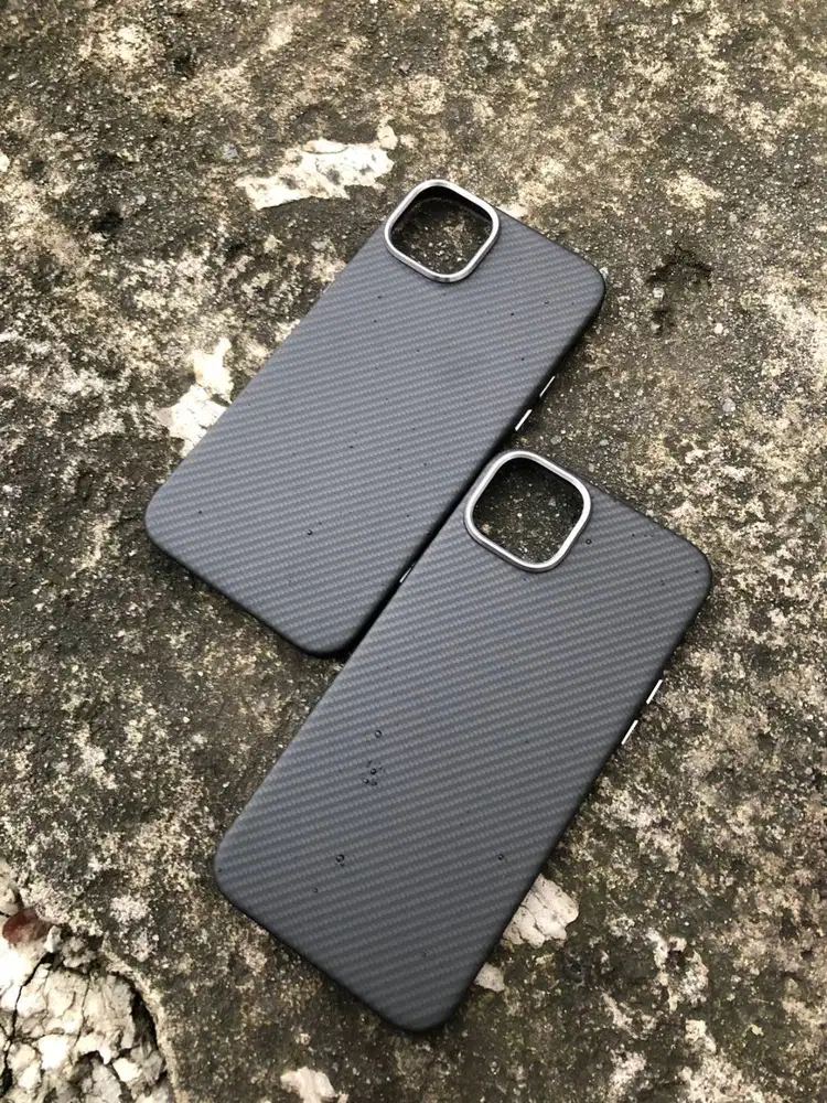Magnetic Carbon Fiber Hardcase iPhone 15 Plus