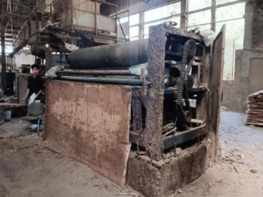1 UNIT MESIN GLUE SPEADER 9 FT