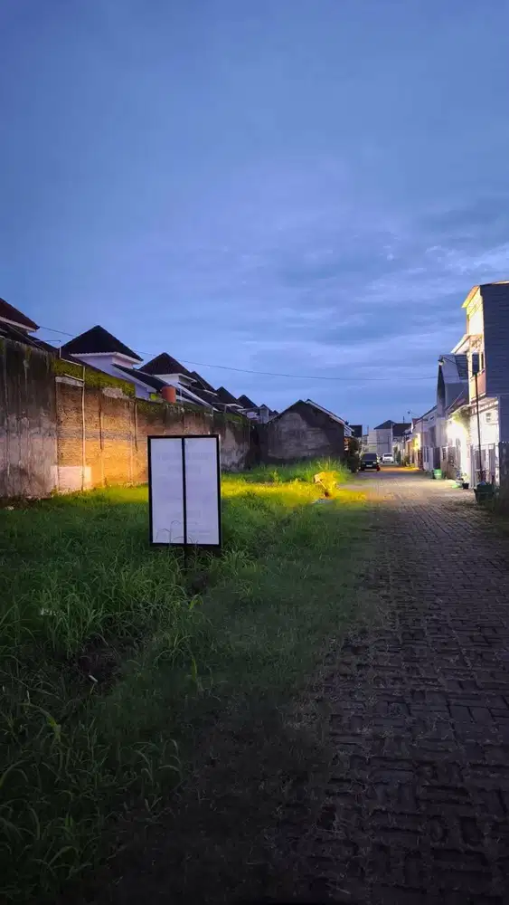Jual Tanah Kavling ( SHM )  di perumahan Cluster . Dkt UMS
