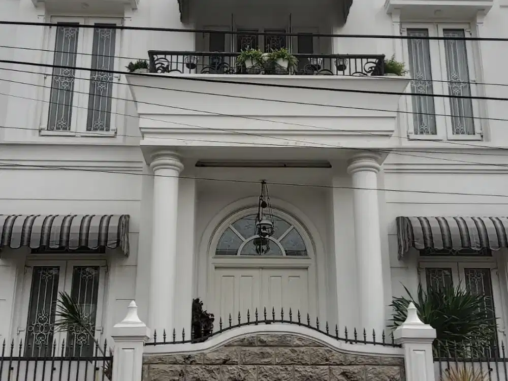 Rumah Mewah Di Kampung Ambon, Kayu Putih, Jakarta Timur **