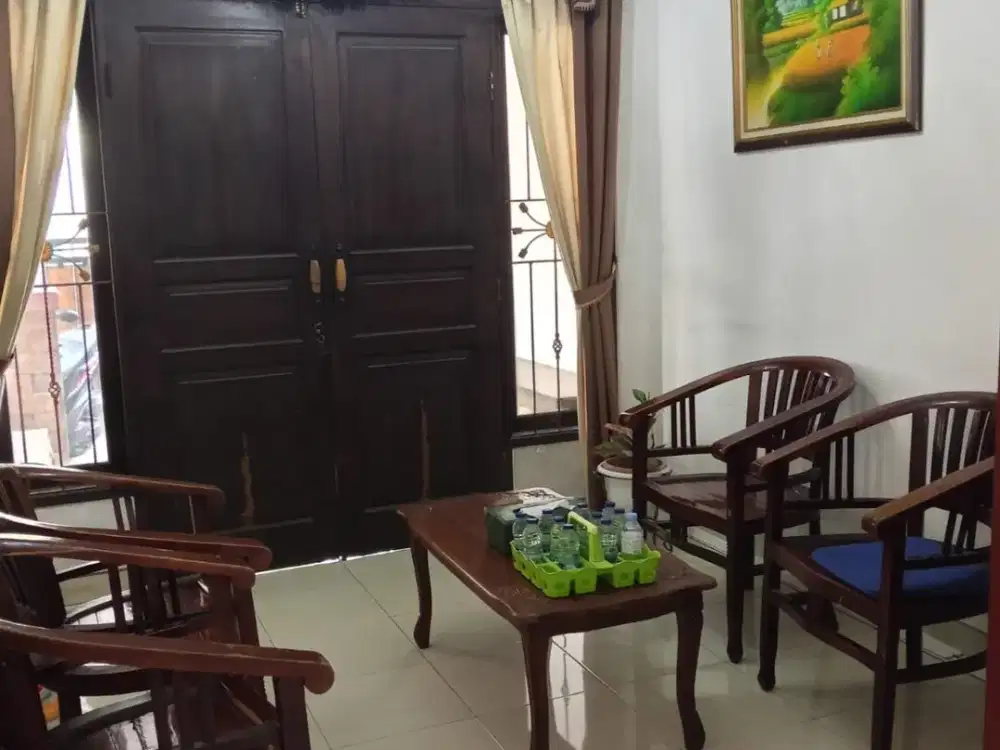 Disewakan Rumah Minimalis 6x11, lokasi strategis, tidak banjir Cluster Regia Summarecon Crown Gading Bekasi