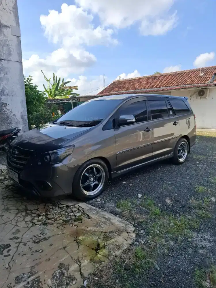 Dijual innova type v matic diesel kondisi josss