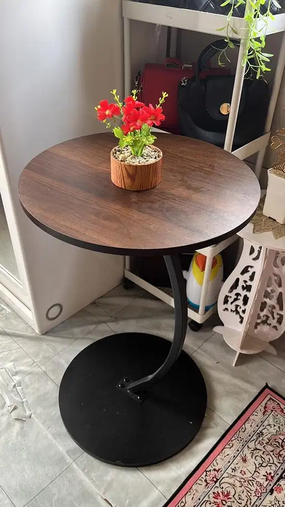 Djual meja astetik
