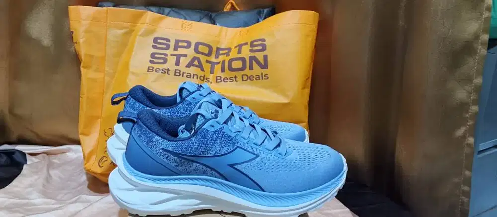 sepatu diadora running new