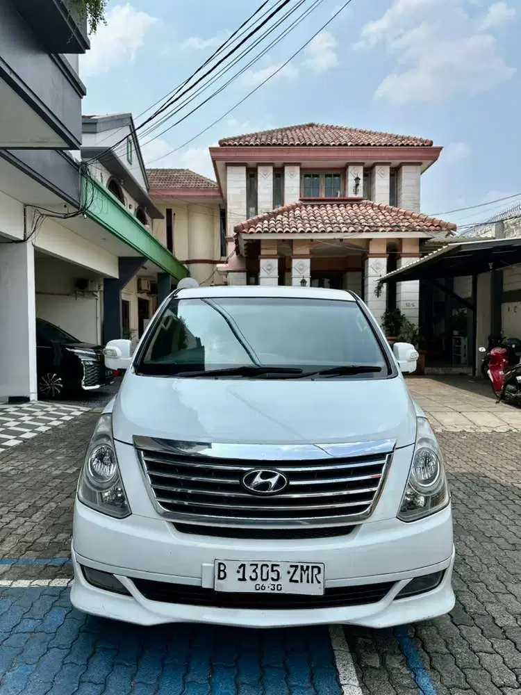 Hyundai H-1 2012 Bensin